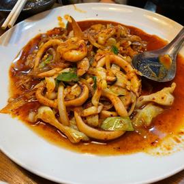 野菜とイカのピリ辛炒め物