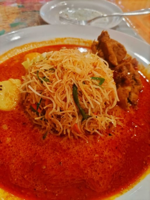 ヌードルカレー リアルレッド3辛