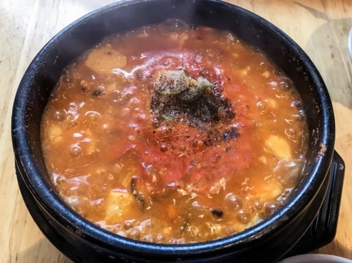 牡蠣スンドゥブチゲ定食 オーター時に辛くしてと依頼