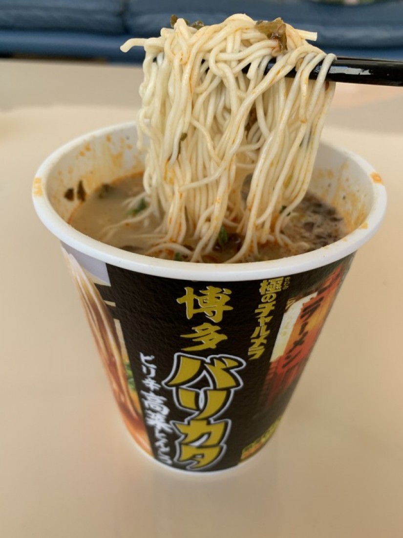 明星極みのチャルメラ 博多のバリカタ