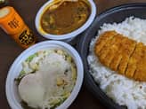 ロースカツ+チーズカレー弁当 5辛