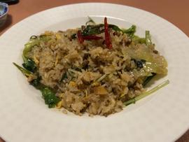 青菜と唐辛子のチャーハン