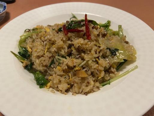 青菜と唐辛子のチャーハン