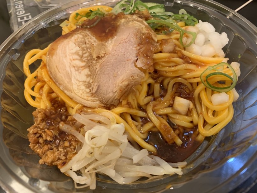 うま辛ダレで食べる　中華まぜそば