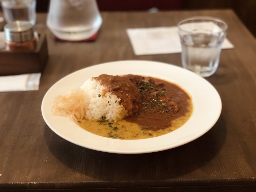 トマトチキンカレーとお豆のカレーあいがけ 普通