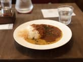 トマトチキンカレーとお豆のカレーあいがけ 普通