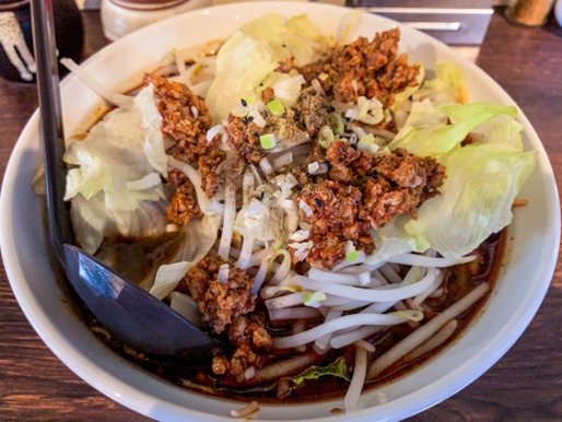 黒担々麺