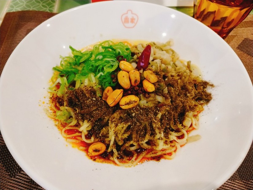 麻辣汁なし担々麺 唐辛子2つと痺れ顔2つ