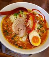 濃厚ポタージュ鶏白湯麺辛味噌￥850
 辛増し