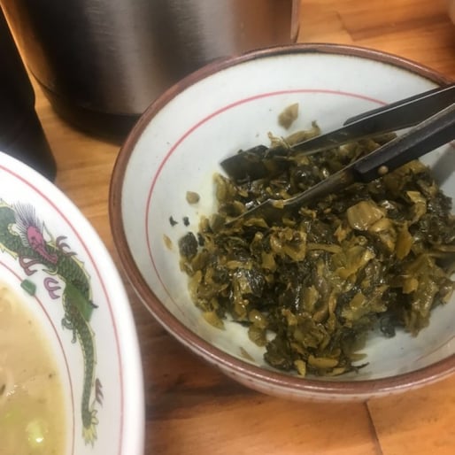 豚骨ラーメン  のお供の 辛子高菜