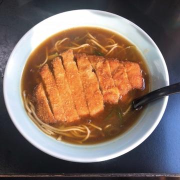 カツカレーそば
