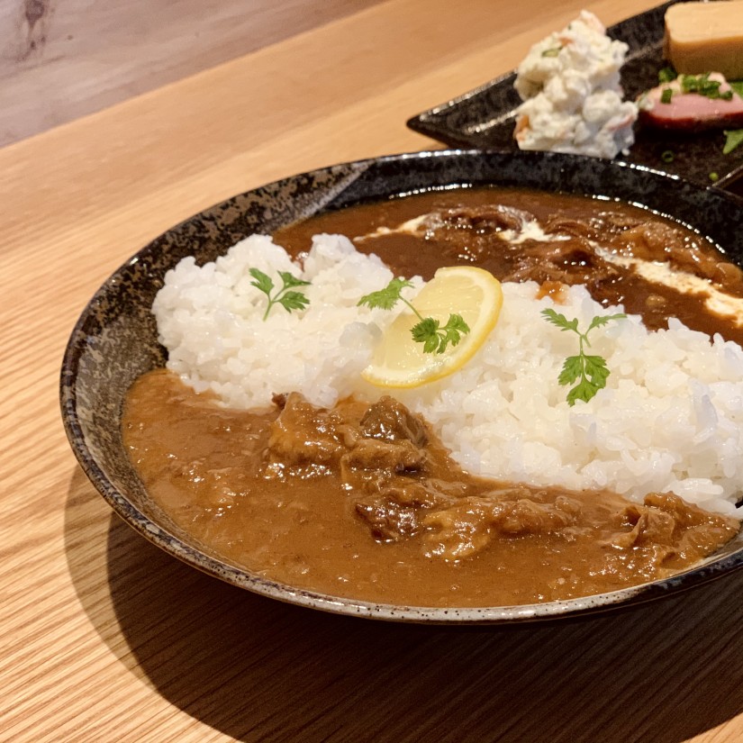 チャンピオン黒毛和牛の牛すじカレー&シチュー