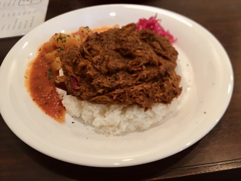 手ほぐしポークキーマカレー　黒大根のトマト煮添え 超辛