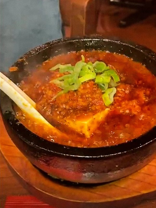 真っ赤！目視でわかるレベルの辛さです