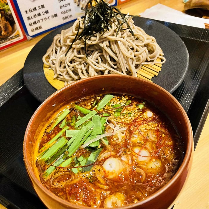 美しく輝く真っ赤なスープ！