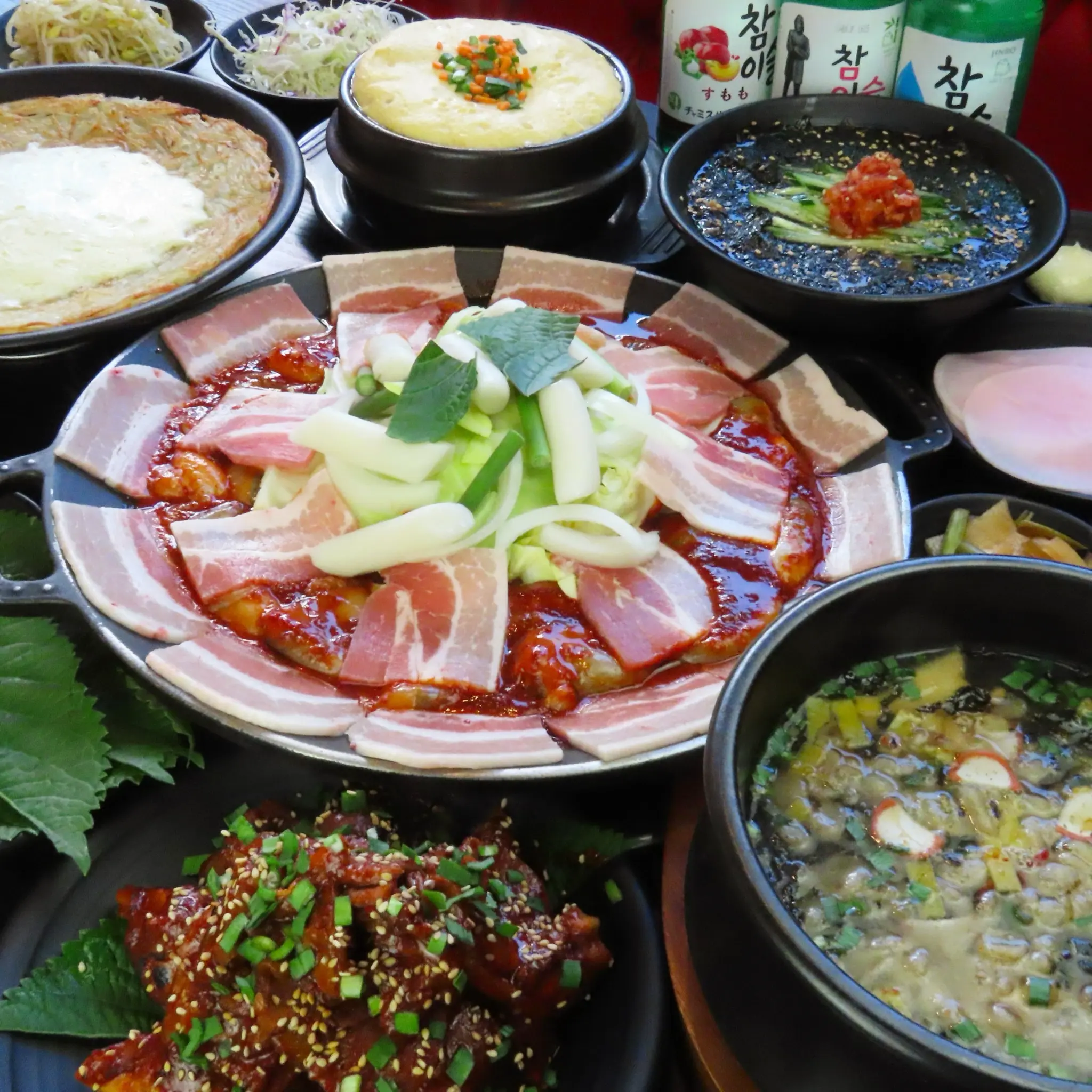 ホンスチュクミ 歌舞伎町店の旨辛激辛料理 チュサム(イイダコ+サムギョプサル)