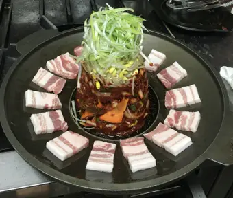 辰家の旨辛激辛料理 フジサン盛りタコボッサム