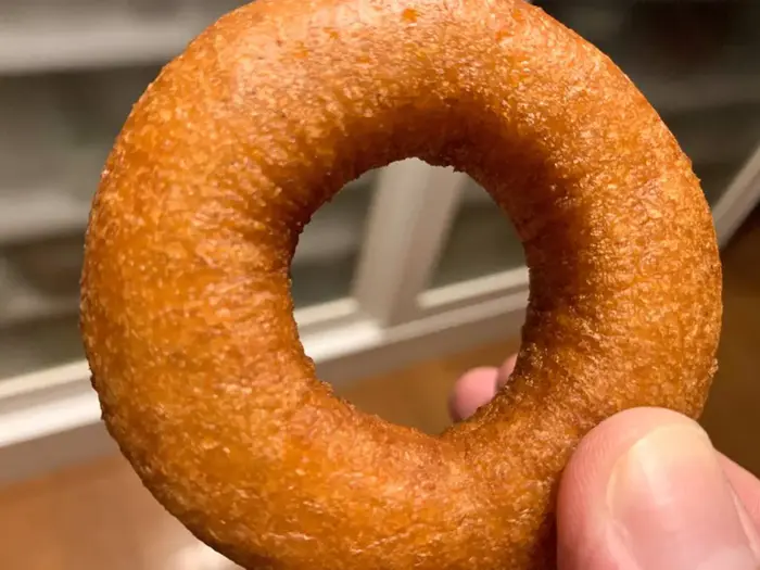 ｢羊の皮を被った狼｣という表現は､このドーナツのためにあったのか！