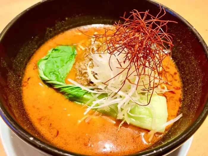 スープはこれだけ辛いのに､しっかりと旨味が感じられる