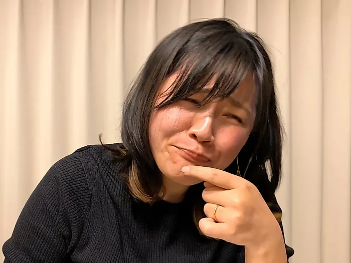 辛い…ここでのこれは｢ツライ｣と読む……