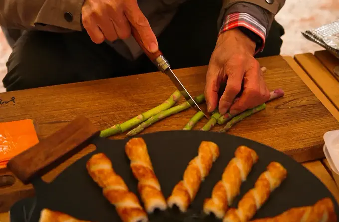アスパラガスを適当な長さに