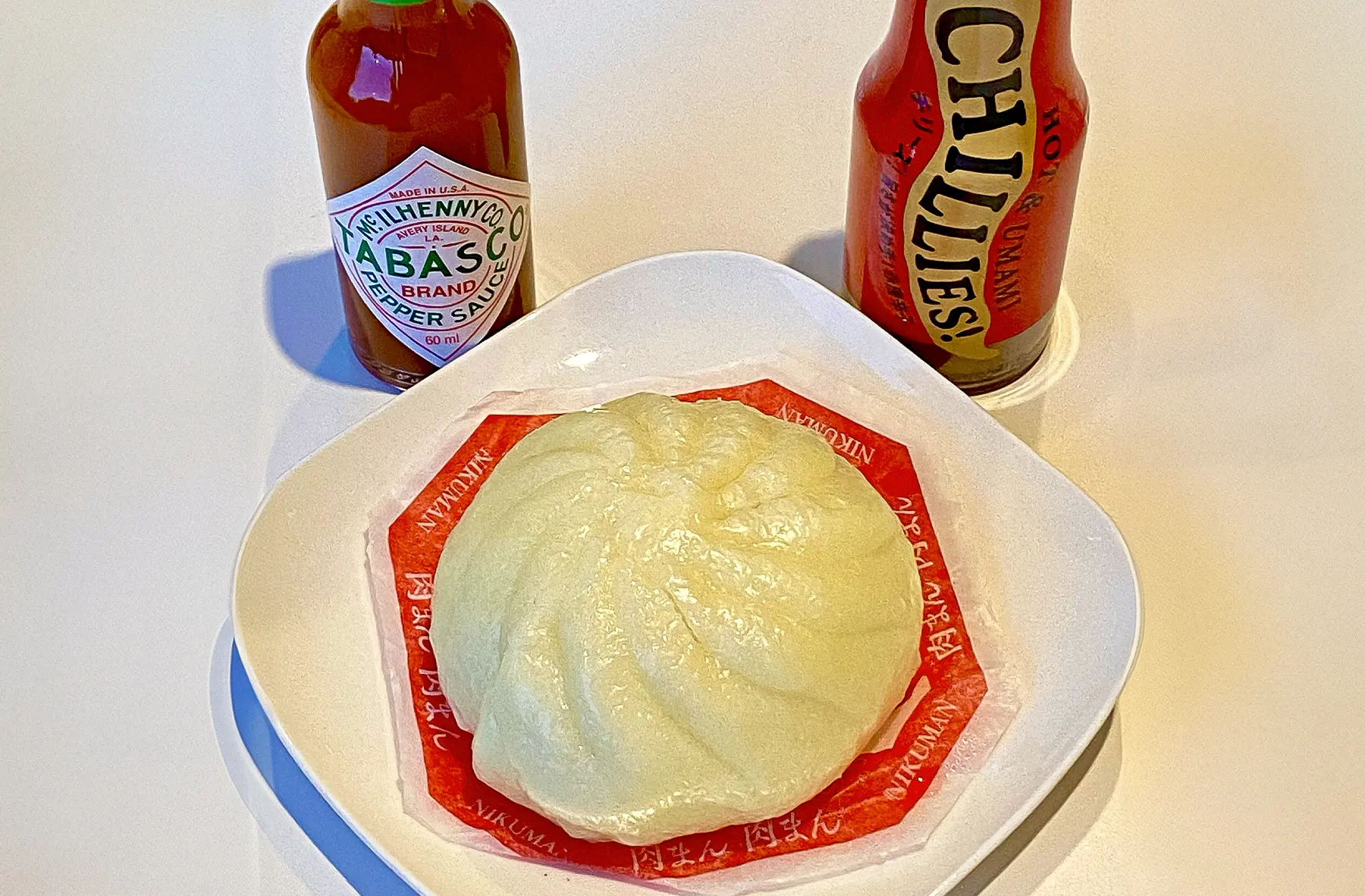 肉まん対決はタバスコ派とチリーズ派に