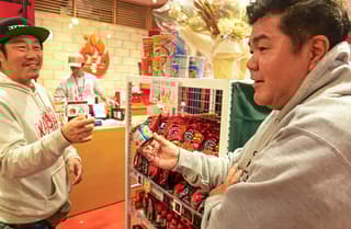 辛メーターストアオープニングイベントの様子