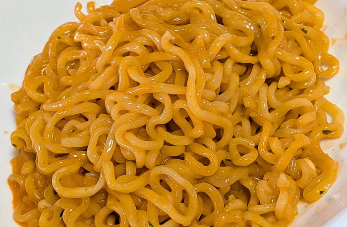 ロゼブルダック炒め麺の完成品